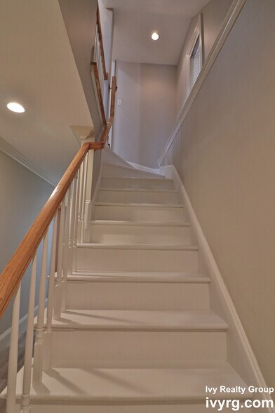 Building Photo - 358 Dorchester St