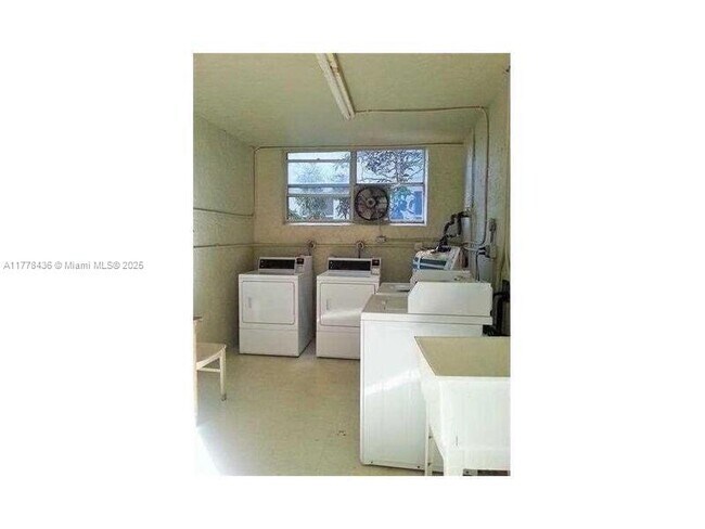 Building Photo - 1810 SW 81st Ave