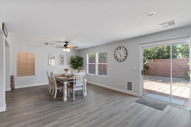 Building Photo - 6924 Ghost Ranch Ave