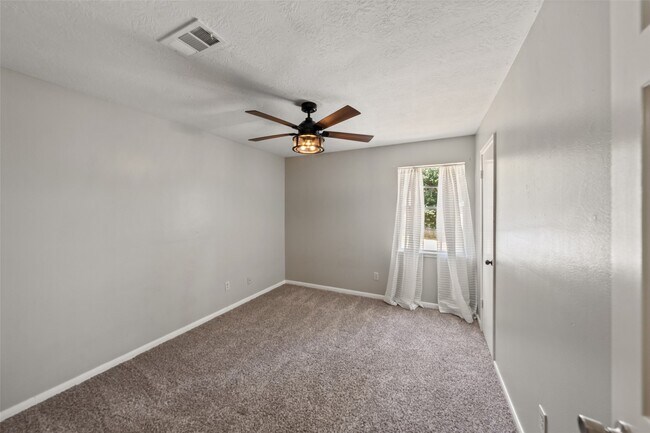 Building Photo - 8407 Barmby Ct