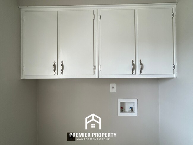 Building Photo - Spacious 3BR/2BA Home in Walls, MS | Brick Fireplace & Large Fenced Backyard