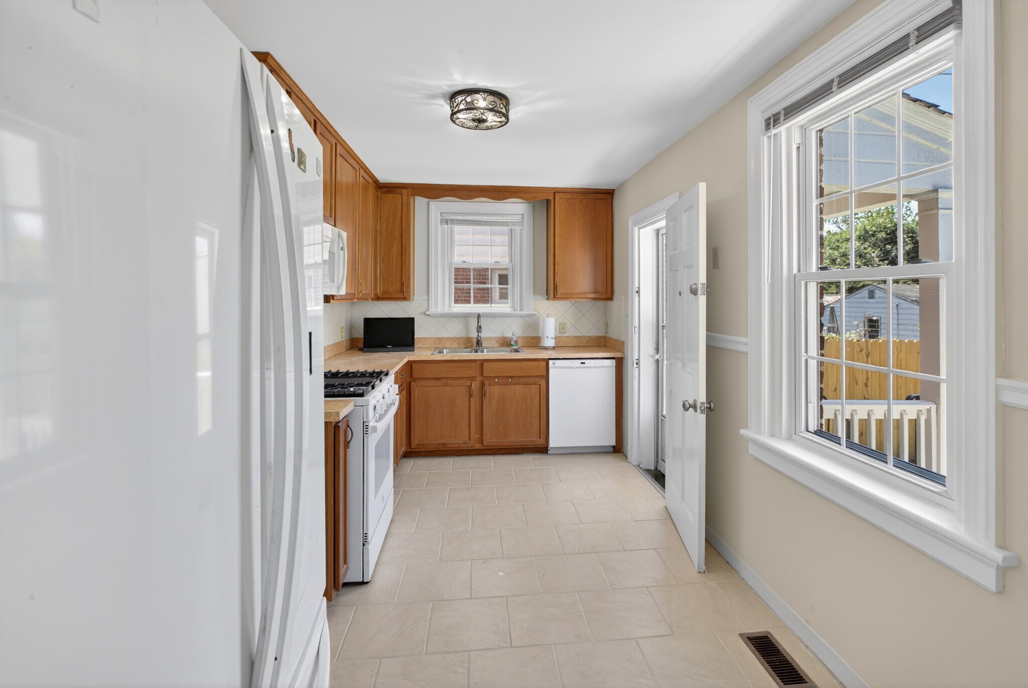 Building Photo - 3208 Griffin Ave