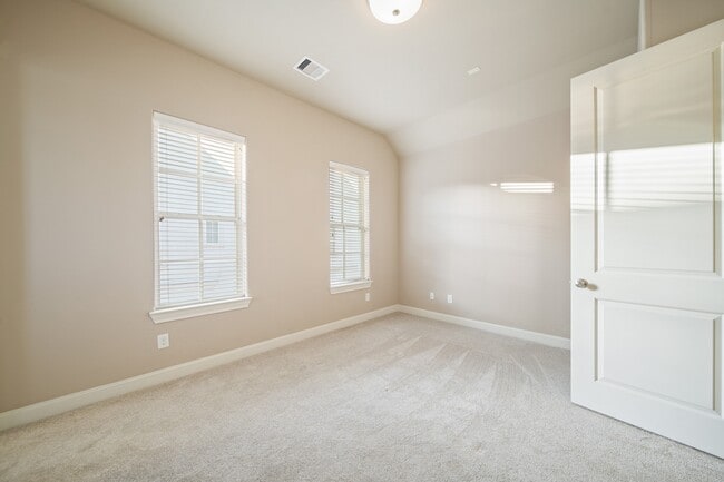 Building Photo - 1250 W 23rd St