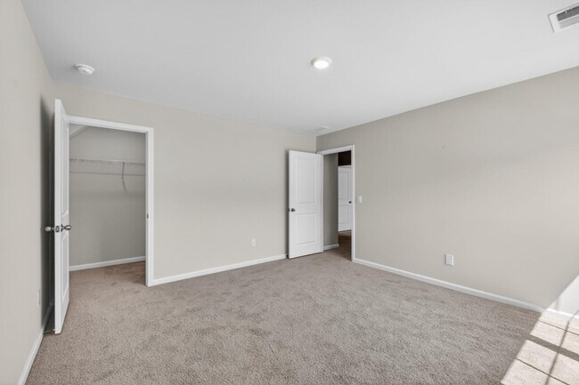 Building Photo - 185 Carolina Grv Blvd