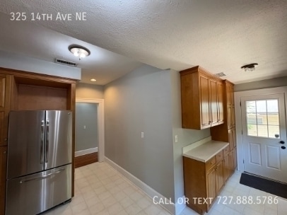 Building Photo - 325 14th Ave NE