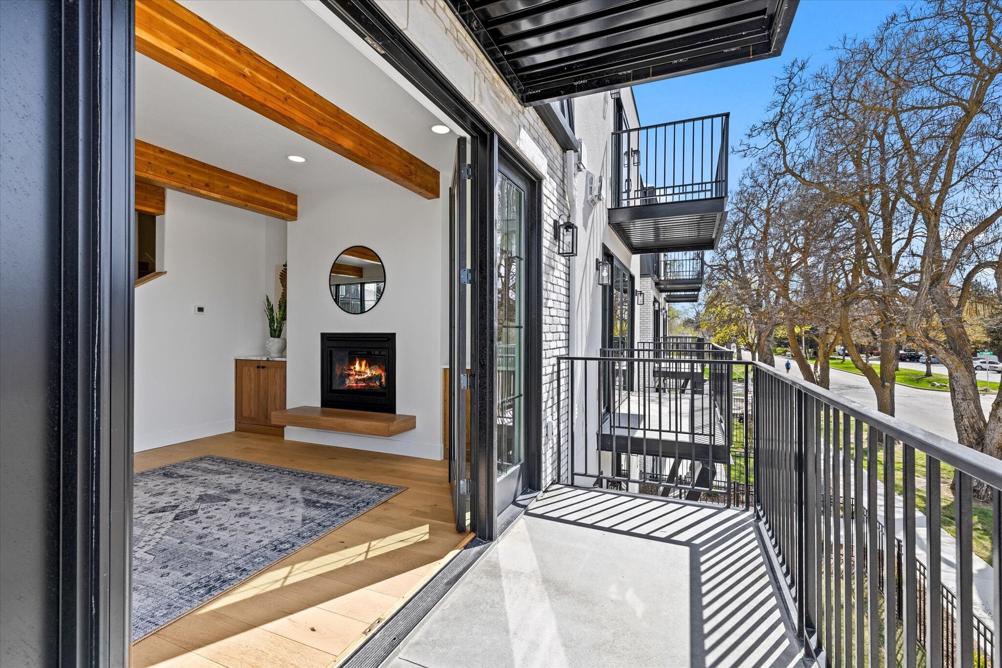 Building Photo - 614 N Avenue H Ave