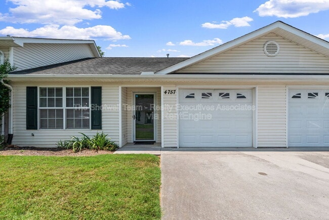 Building Photo - 4757 Royal Prince Way