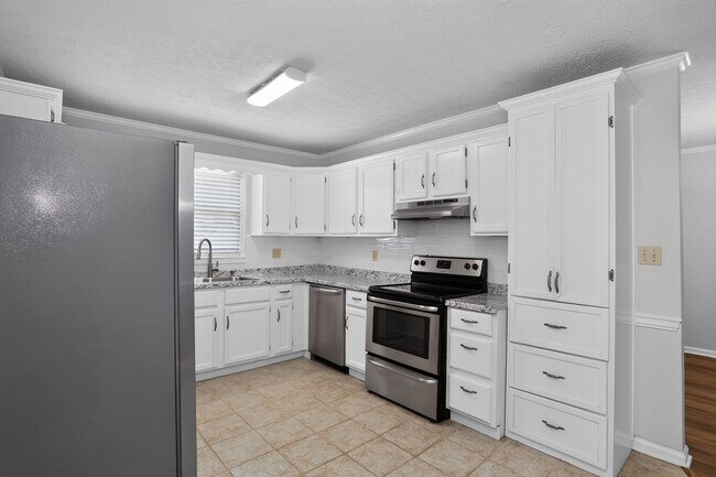 Building Photo - Charming 2BR Condo in Calhoun