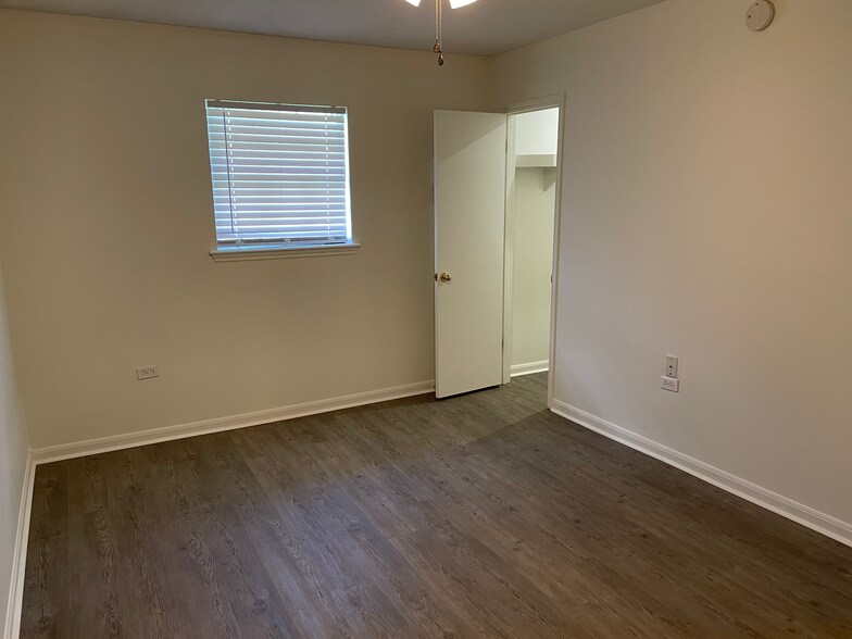 Bedroom 2 - 1st floor - 214 Gloria St