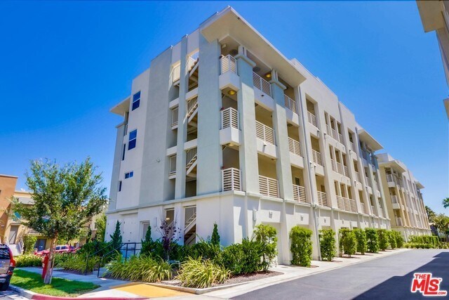 Primary Photo - 5450 Strand