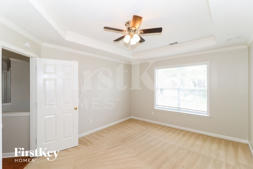 Building Photo - 4015 Fairway View Cir E