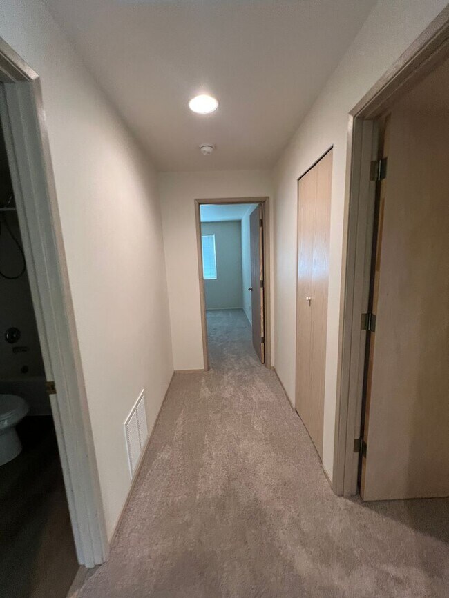 Building Photo - Corner lot home Maple Valley!