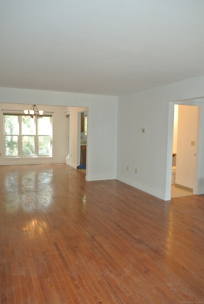 Building Photo - 130 Winchester Ave