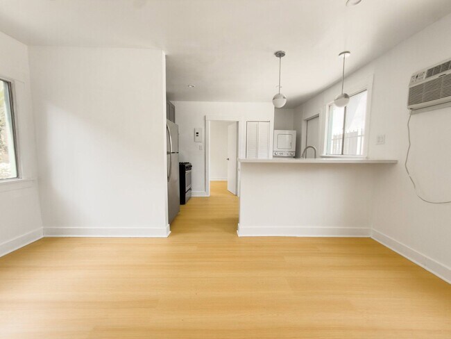 Building Photo - 4730 St Charles Pl