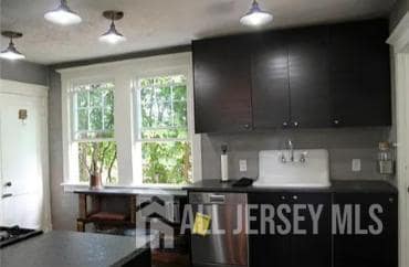 Building Photo - 272 Lake Ave