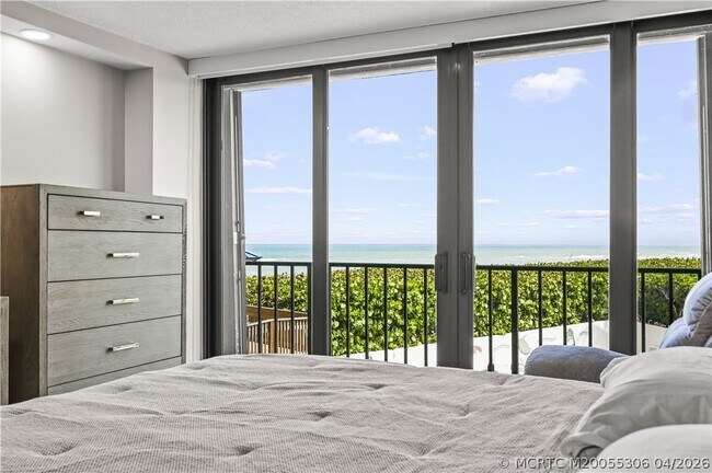 Building Photo - 9650 S Ocean Dr