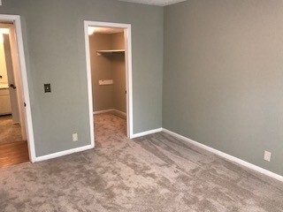 Building Photo - Newly renovated Unit Close to Downtown!