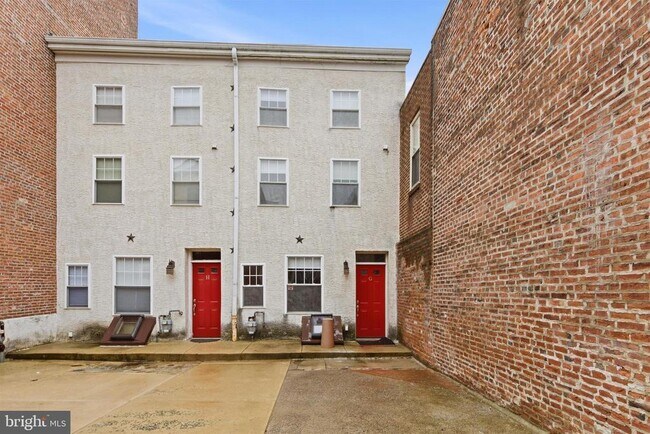 Building Photo - 1027 N 4th St