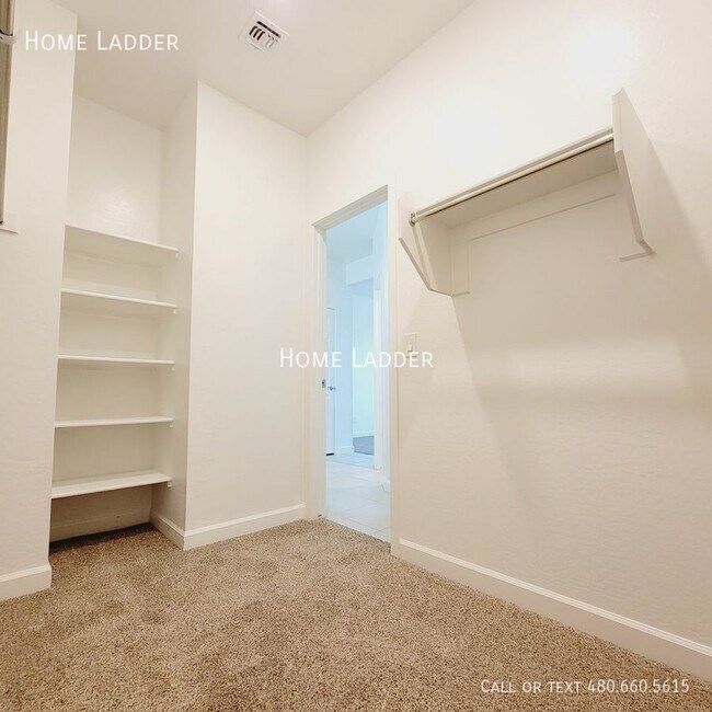 Building Photo - 13337 W Lariat Ln