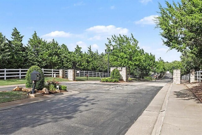 Building Photo - 7712 NW 136th Terrace