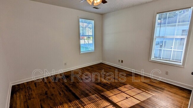 Building Photo - 370 Roosevelt Cir NE