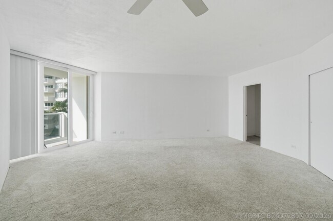 Building Photo - 2800 N Flagler Dr