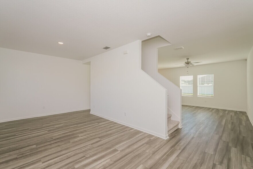 Building Photo - 415 Barrier Reef St
