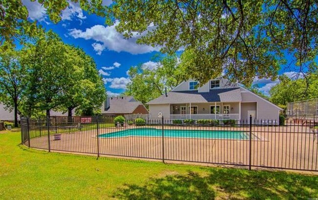 Building Photo - QUESTIONS PLEASE CONTACT LANCE GARNER 501-...