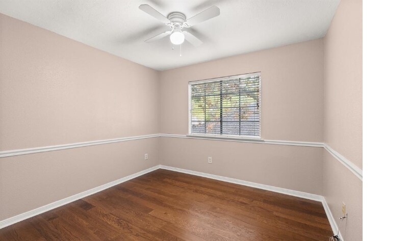 Building Photo - 16003 Pebbleglen Dr