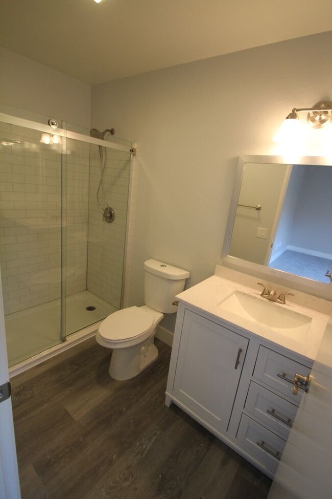 Building Photo - Gorgeous, Multi-Level 3 BD, 2.5 BA in Nort...