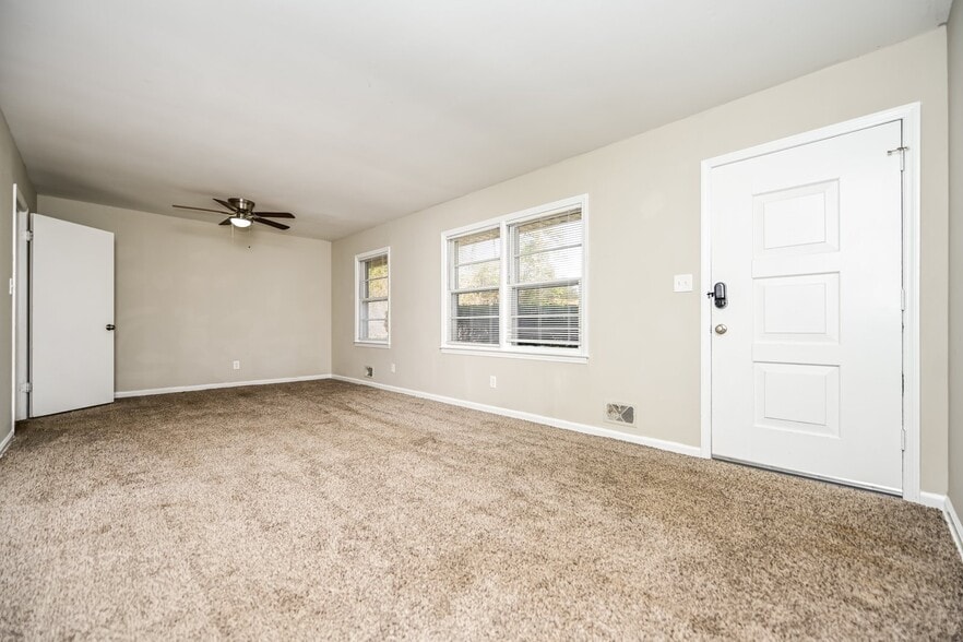 Building Photo - 6611 Perkins Cir