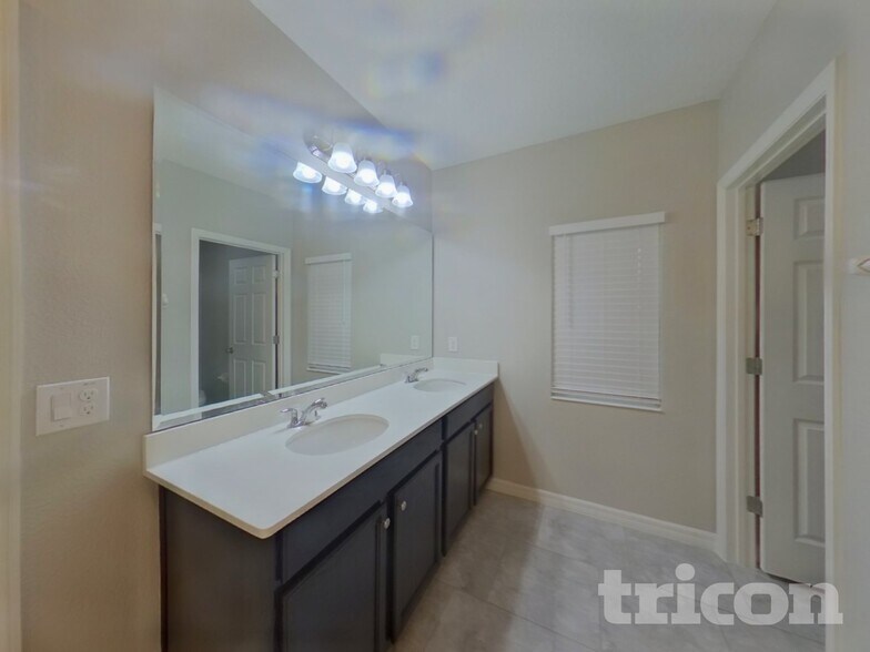 Building Photo - 34633 Salerno Cir