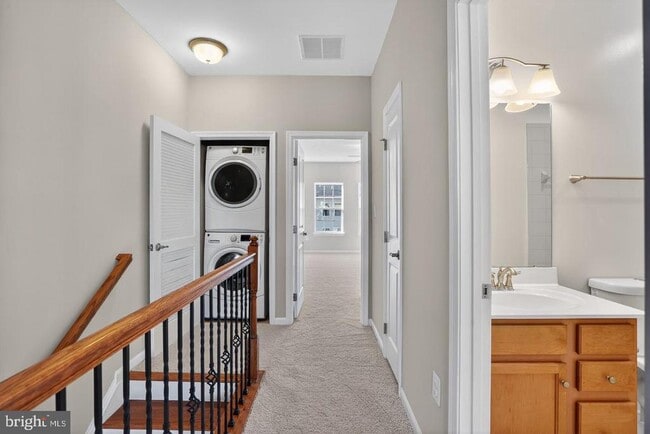 Building Photo - 1731 Dorothy Ln