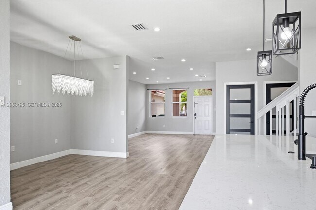 Building Photo - 15411 SW 9th Way