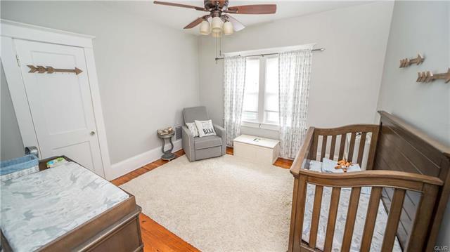 2nd floor middle bedroom - 908 Porter St