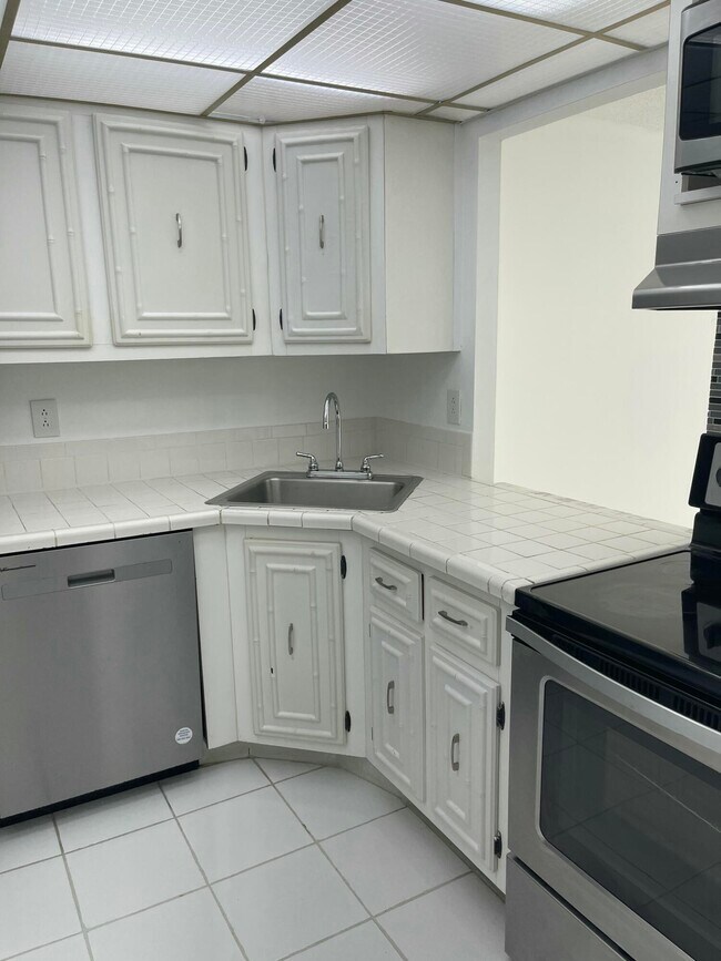 Building Photo - 801 Three Islands Boulevard