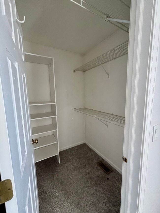 Building Photo - 1278 Robin Dr