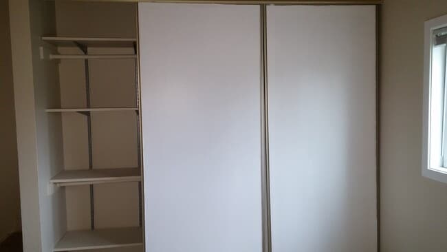 Building Photo - 4 Touchstone