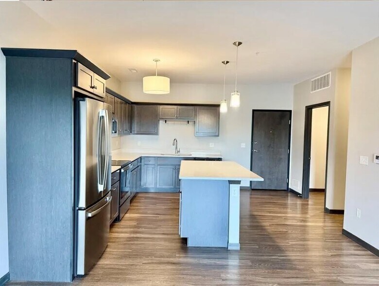 Building Photo - 2871 Spring Rose Cir