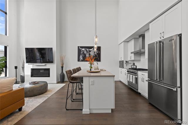 Building Photo - 1735 Central St