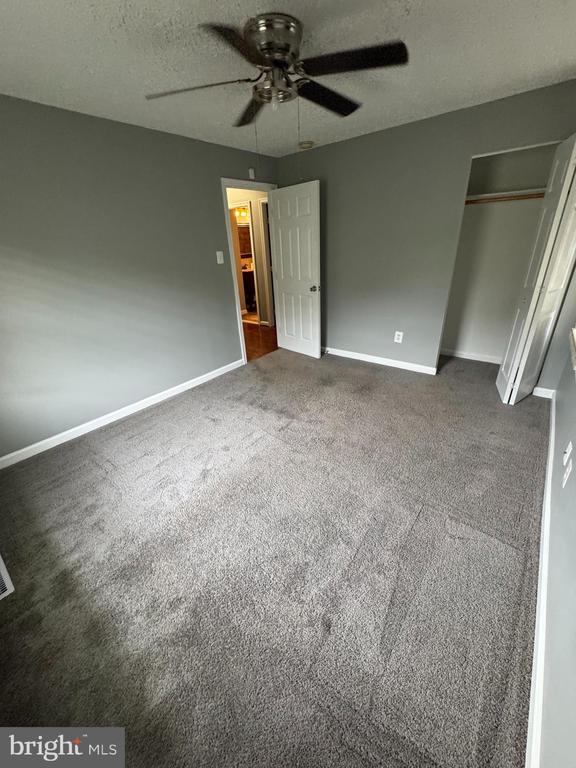 Building Photo - 2327 Woodberry Dr