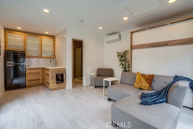 Building Photo - 21321 Velicata St