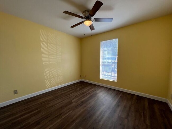 Building Photo - 50% OFF 1st Month's Rent!* Freshly remodel...