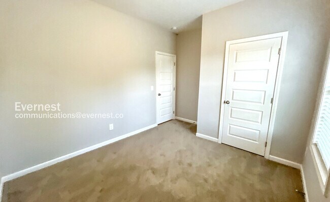 Building Photo - Updated 3 Bedroom Home in Columbia / Pet F...
