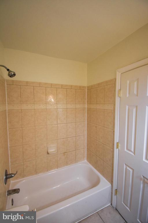 Building Photo - 13 S St NE