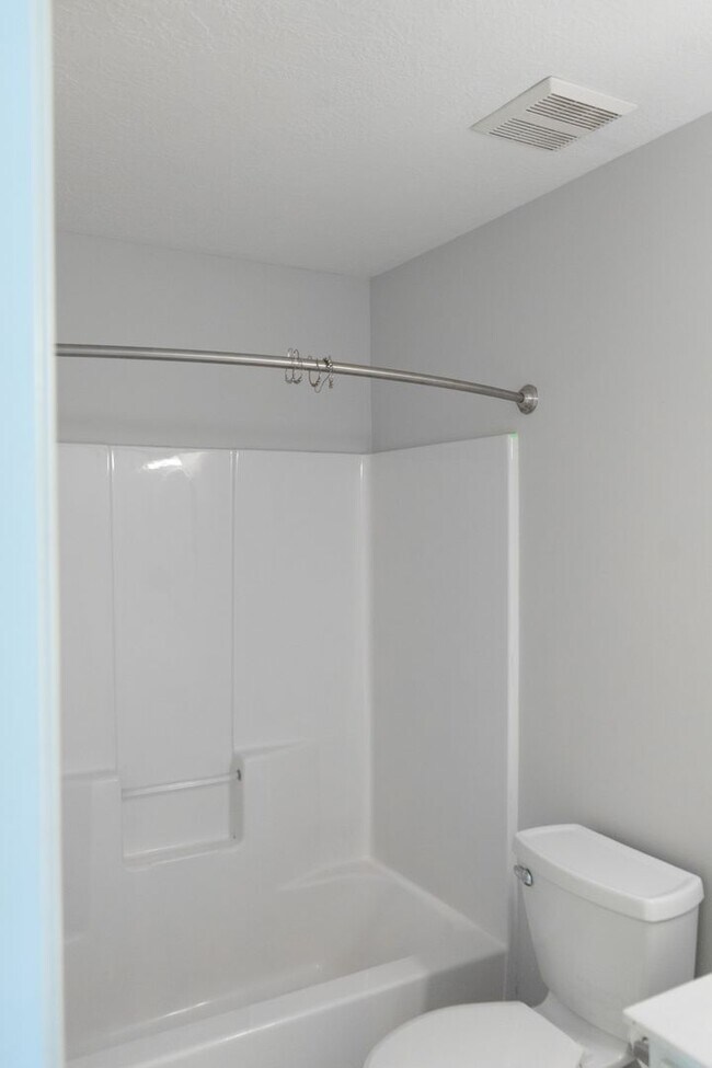 Building Photo - 724 Avrett Cir