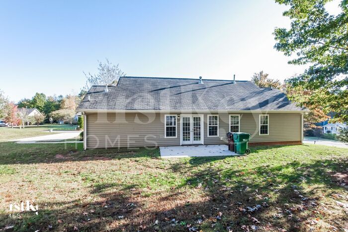 Building Photo - 7224 Pompano Pl