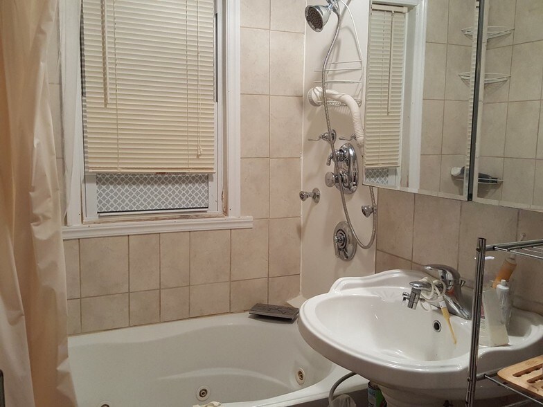 bathroom with whirlpool tub - 61 Hooker St