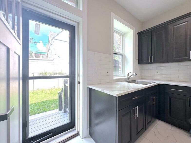 Building Photo - 55 Liberty Street Wh