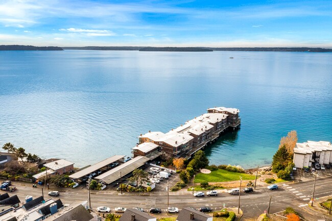 Building Photo - Alki - Waterfront 2 Bedroom 2 Bath Condo -...